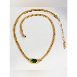 Vintage style Necklace with Green Stone A1960